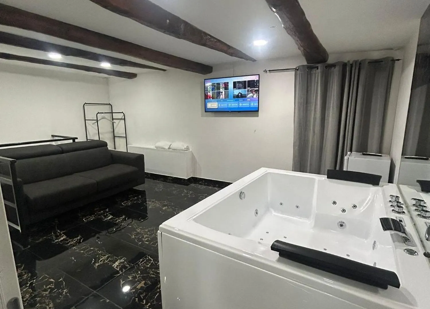 Valentino Luxury Suites Naples 0*,