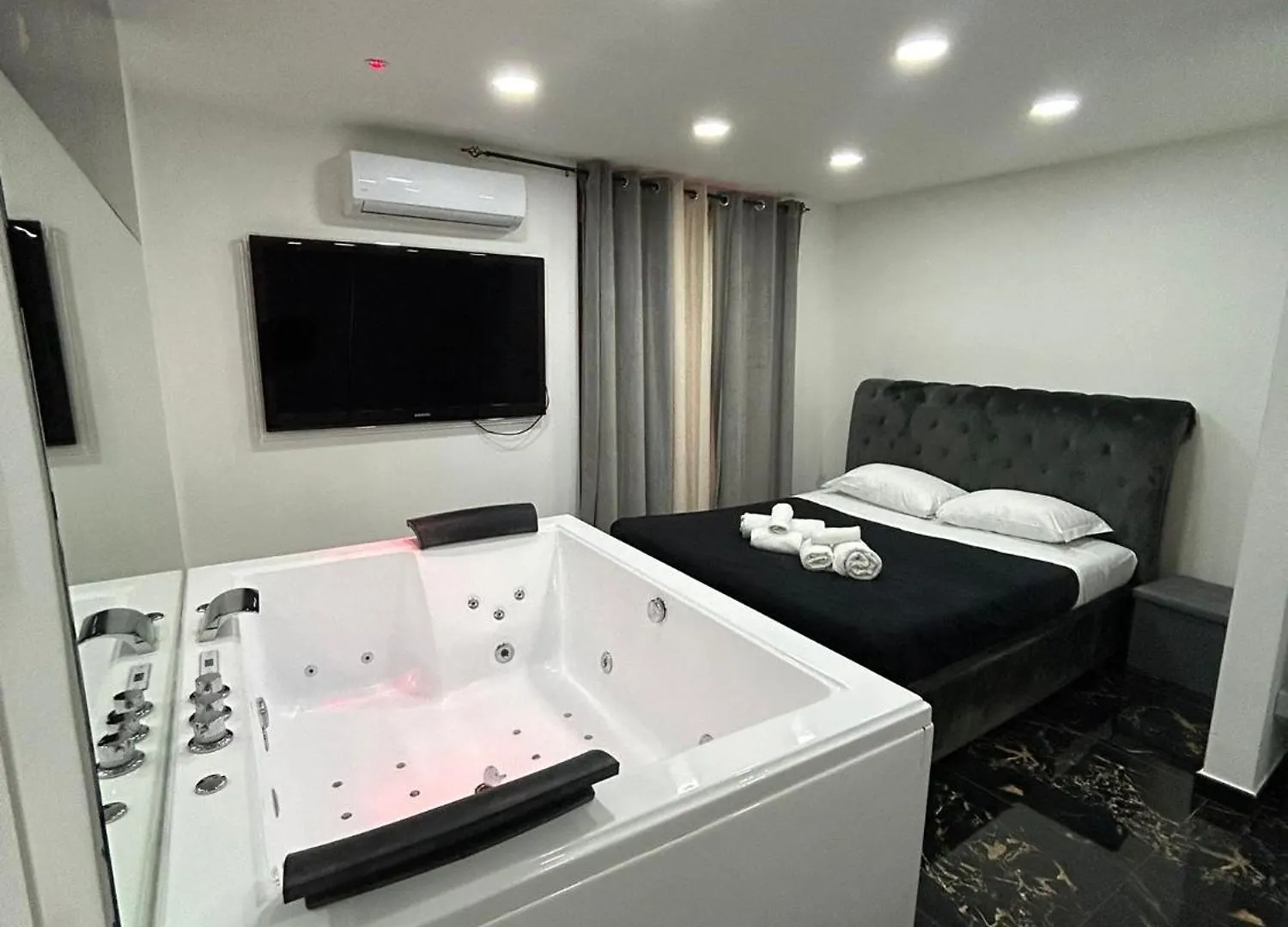Valentino Luxury Suites Naples Apartment